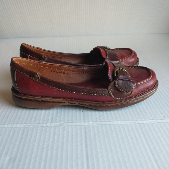 Born Women’s Slip On Loafers Size 8 Red Brown Buckle W51770 - Picture 3 of 9